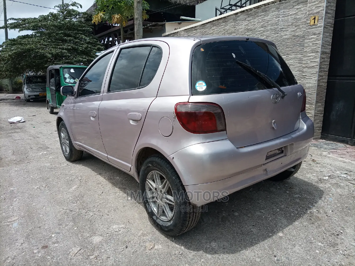 Toyota Vitz 2002 Pink