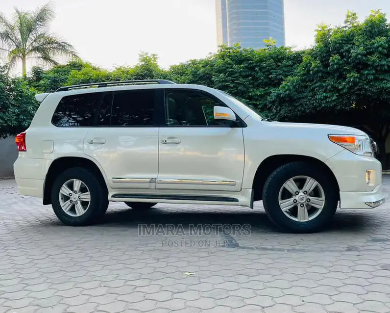 Toyota Land Cruiser 2014 White