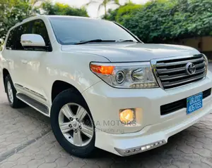 Toyota Land Cruiser 2014 White