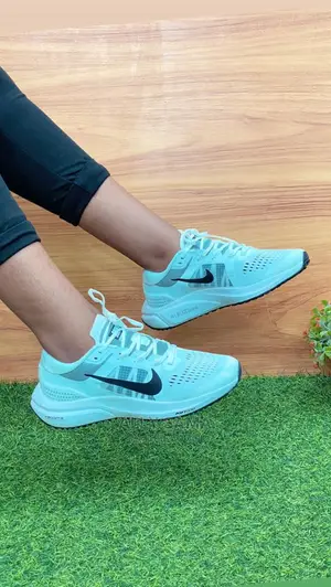 Lady's Nike Zoom