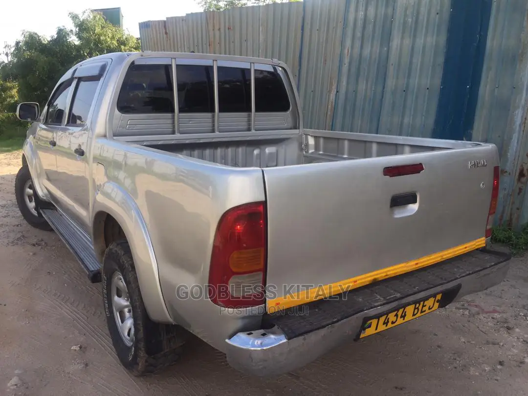 Toyota Hilux 2009 Silver