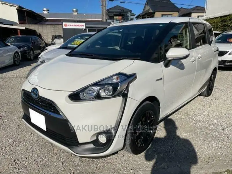 Toyota Sienta 2015 Pearl