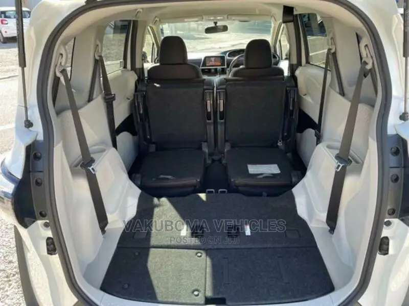 Toyota Sienta 2015 Pearl