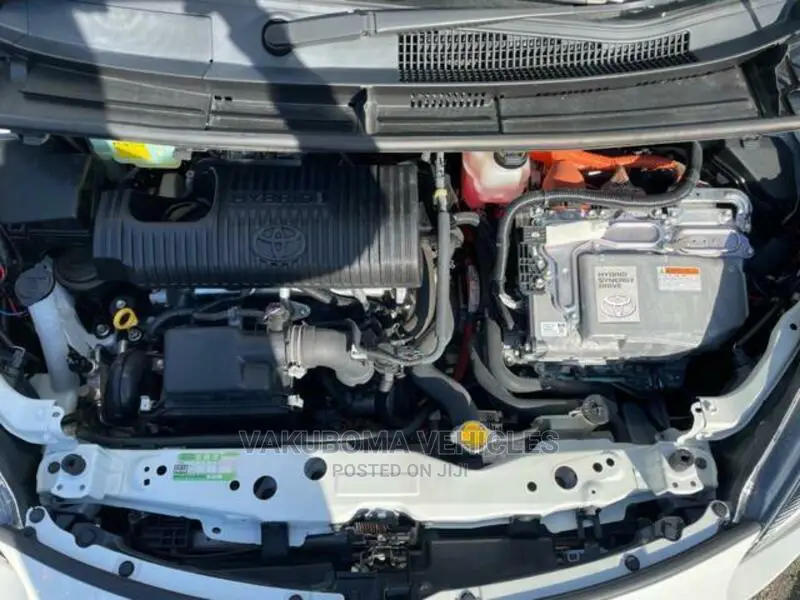 Toyota Sienta 2015 Pearl