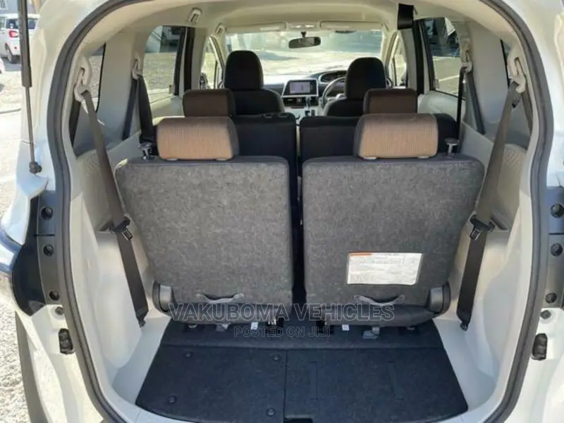 Toyota Sienta 2015 Pearl