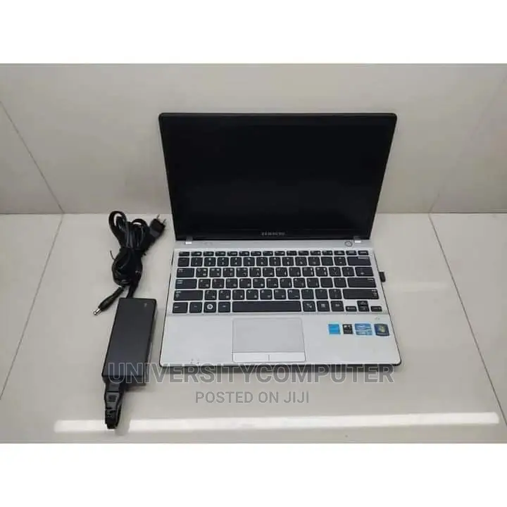 Laptop Samsung NP305E7 4GB Intel Core I3 HDD 750GB