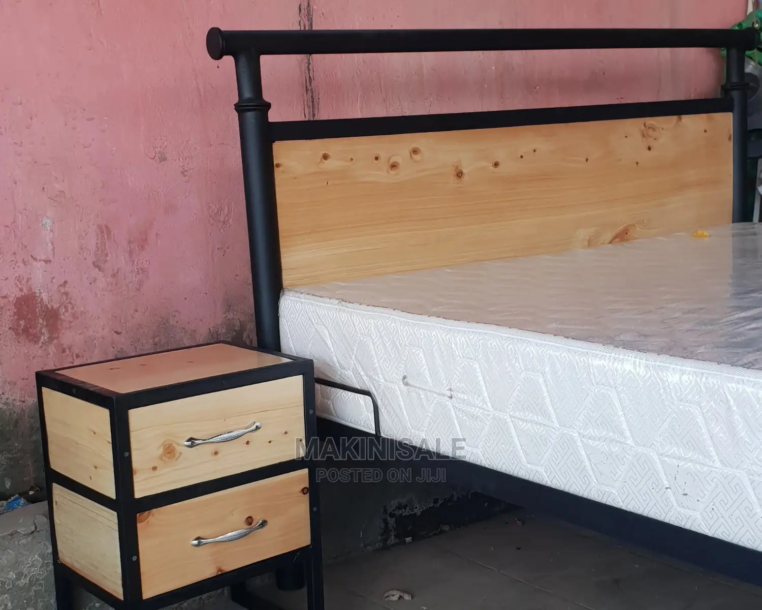Kitanda Kizuri Sana Bei Yetu Ni Poa Sana