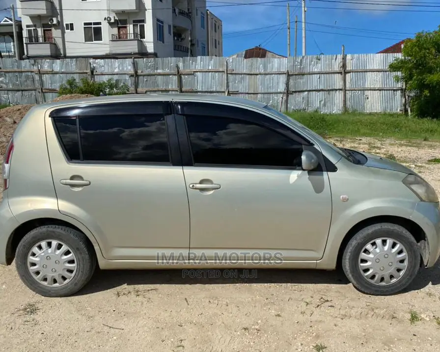 Toyota Passo 2006 Beige