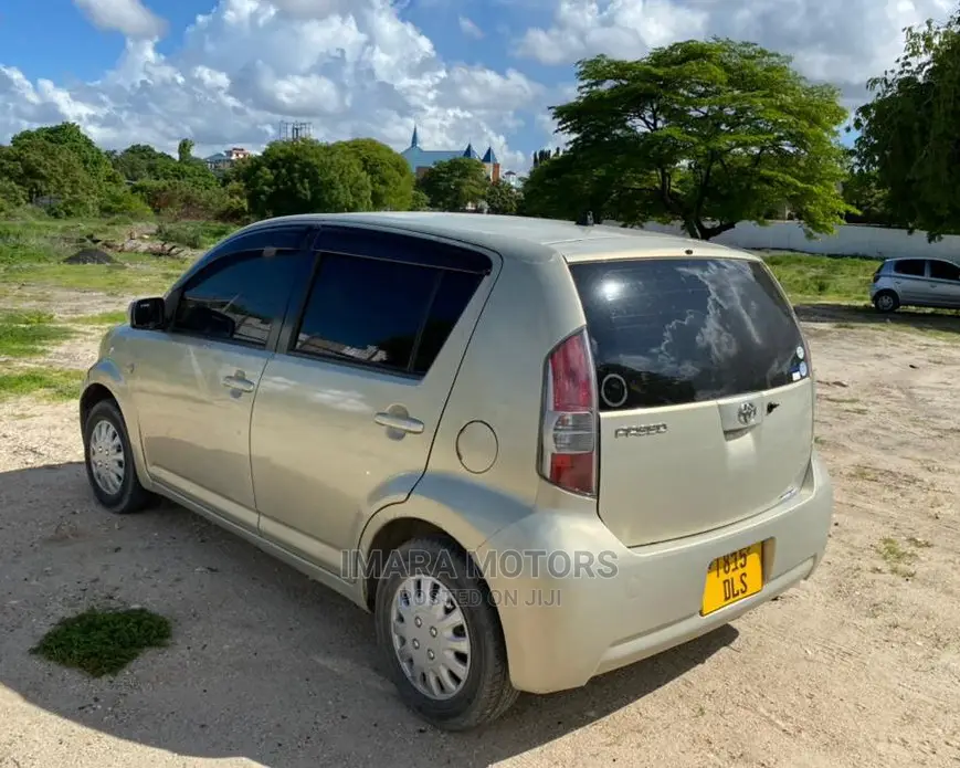 Toyota Passo 2006 Beige