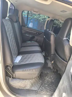 Toyota Hilux 2017 Gray