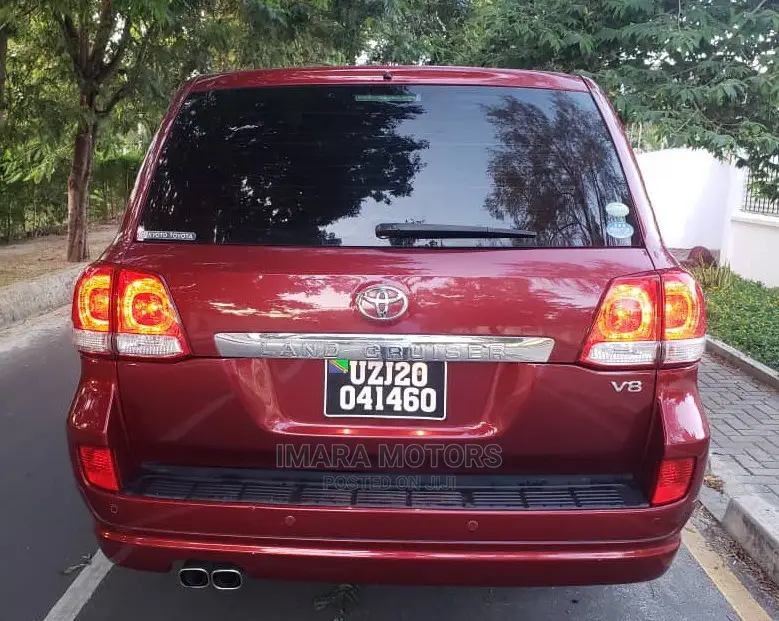 Toyota Land Cruiser 2010