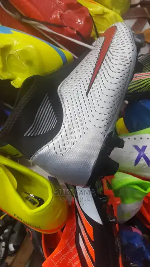 Footballs Boots