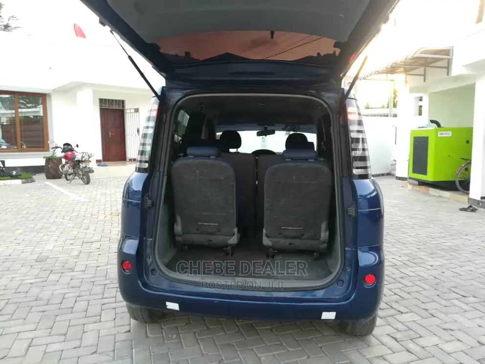 Toyota Sienta 2005 1.5 AWD Blue