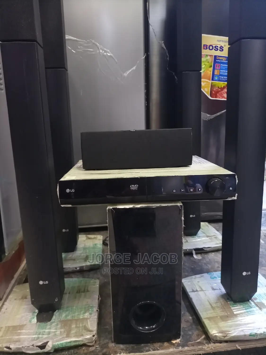 LG Homethietre 300 Watts