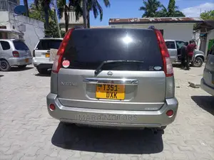 Nissan X-Trail 2005 Gray