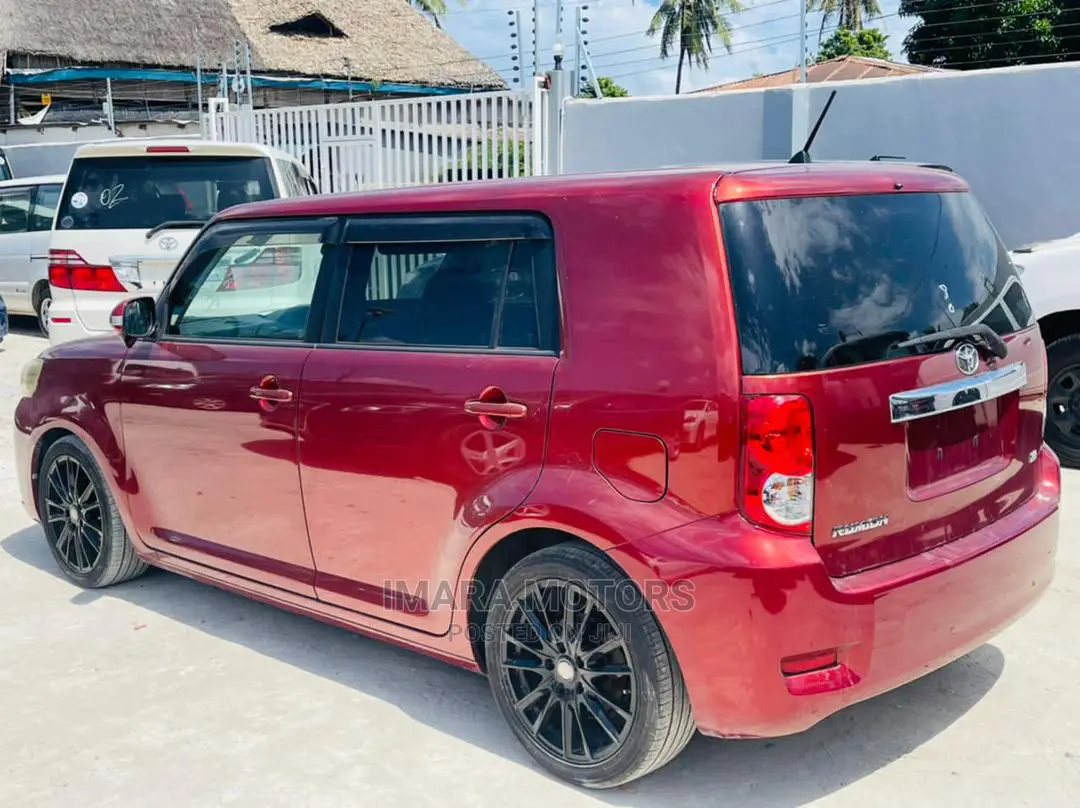Toyota Corolla Rumion 2008 Red