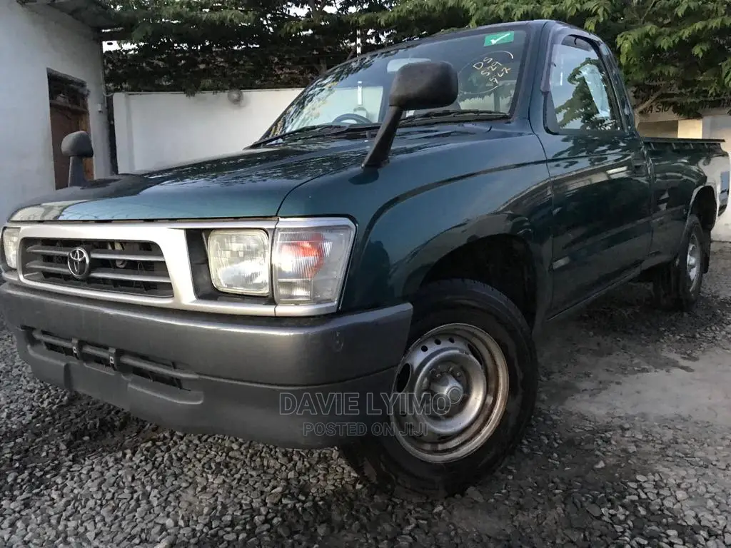 Toyota Hilux 2000 Green