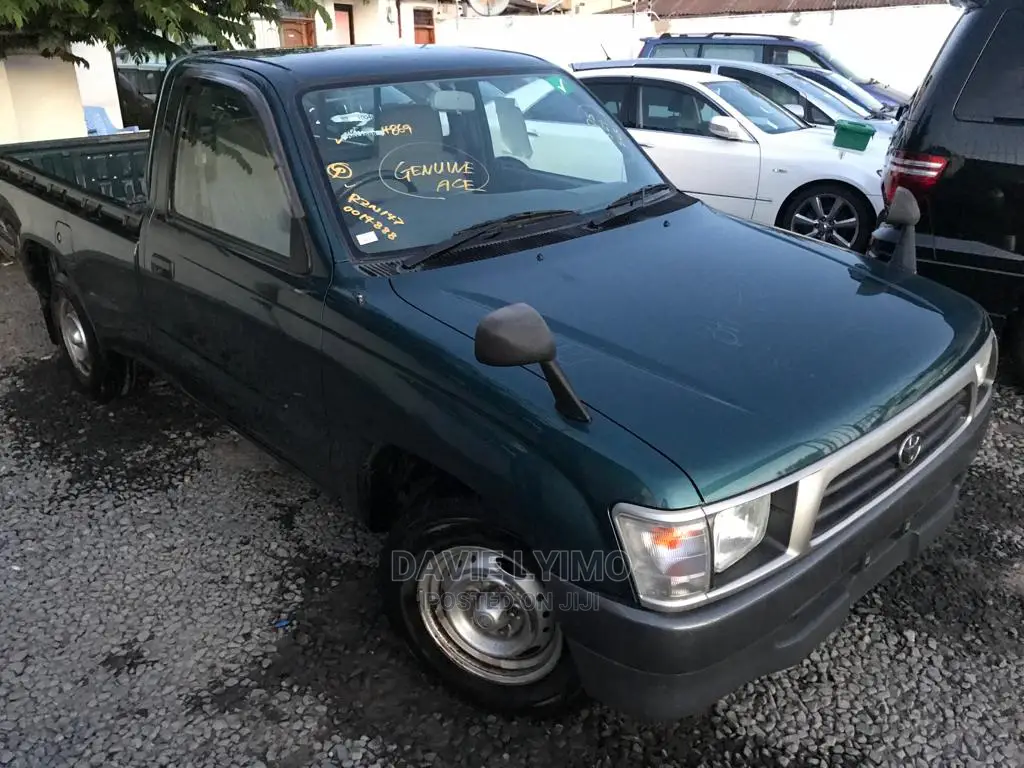 Toyota Hilux 2000 Green
