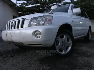 Toyota Kluger 2004 White