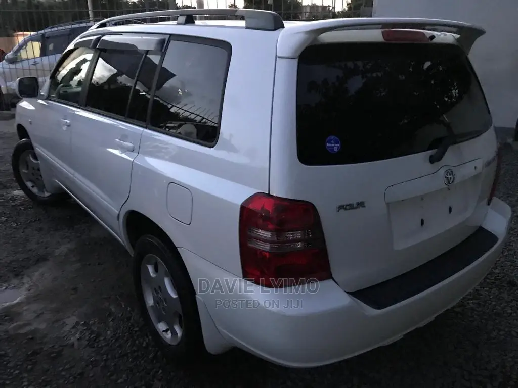 Toyota Kluger 2004 White