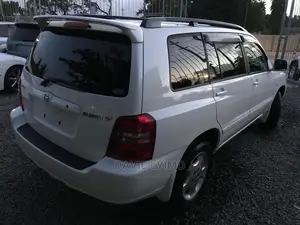 Toyota Kluger 2004 White