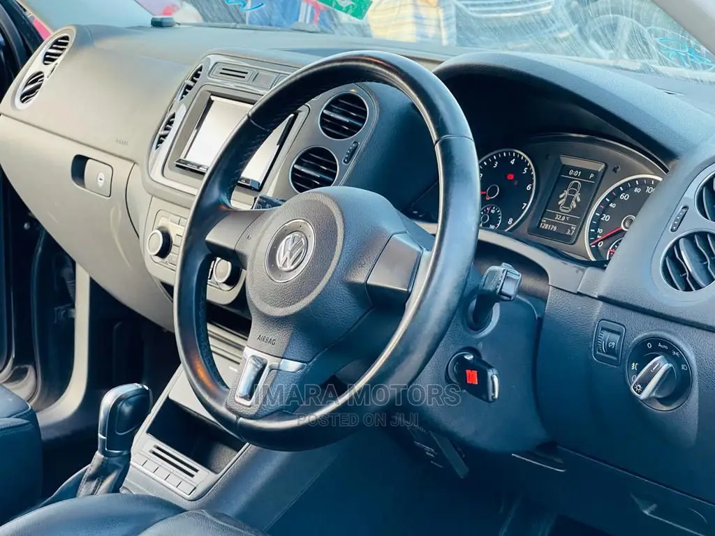 Volkswagen Tiguan 2012 Black