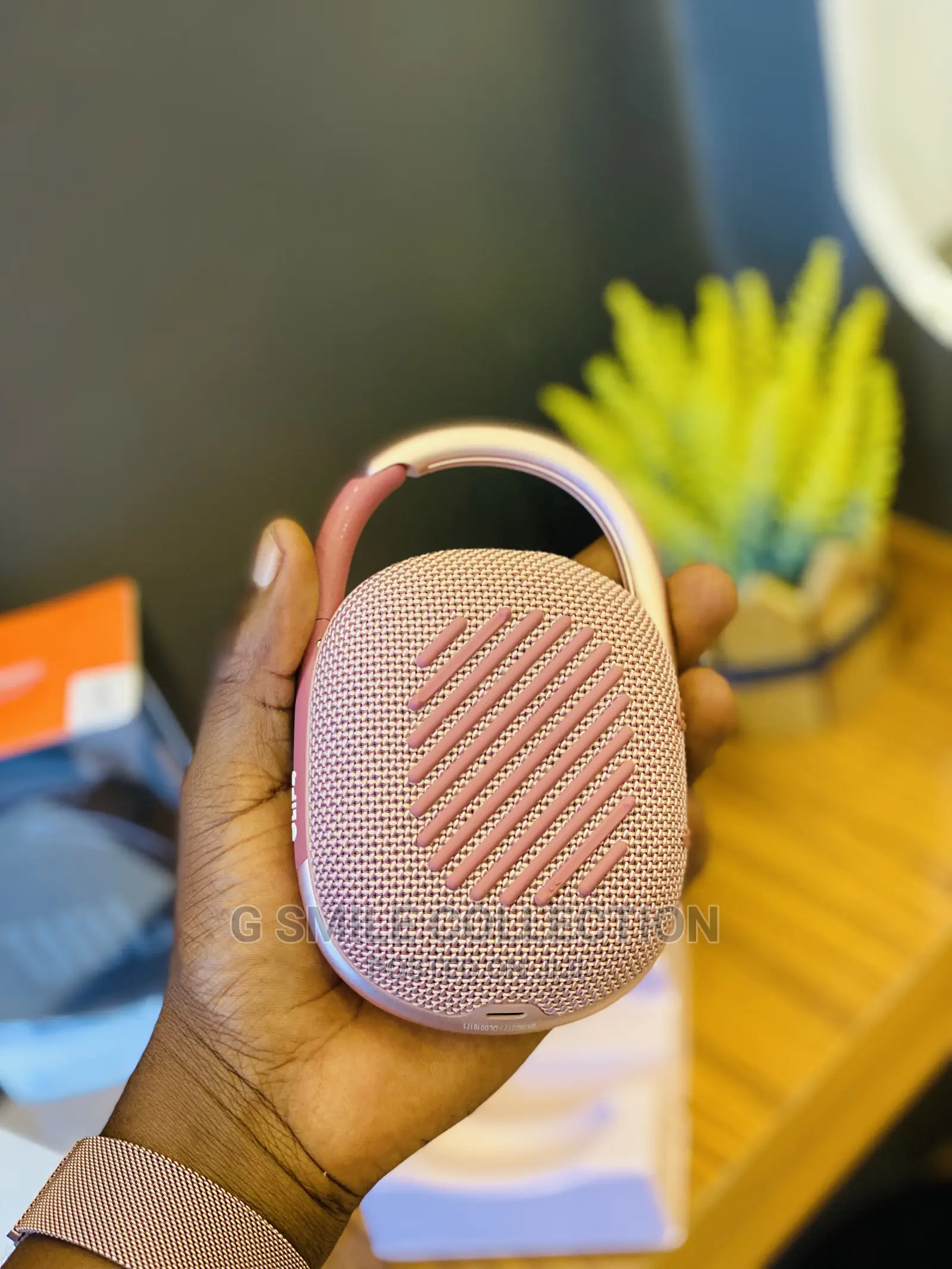 Clip 4 Speaker