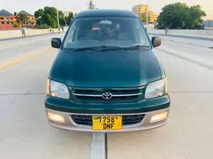 Toyota Noah 2001 Green