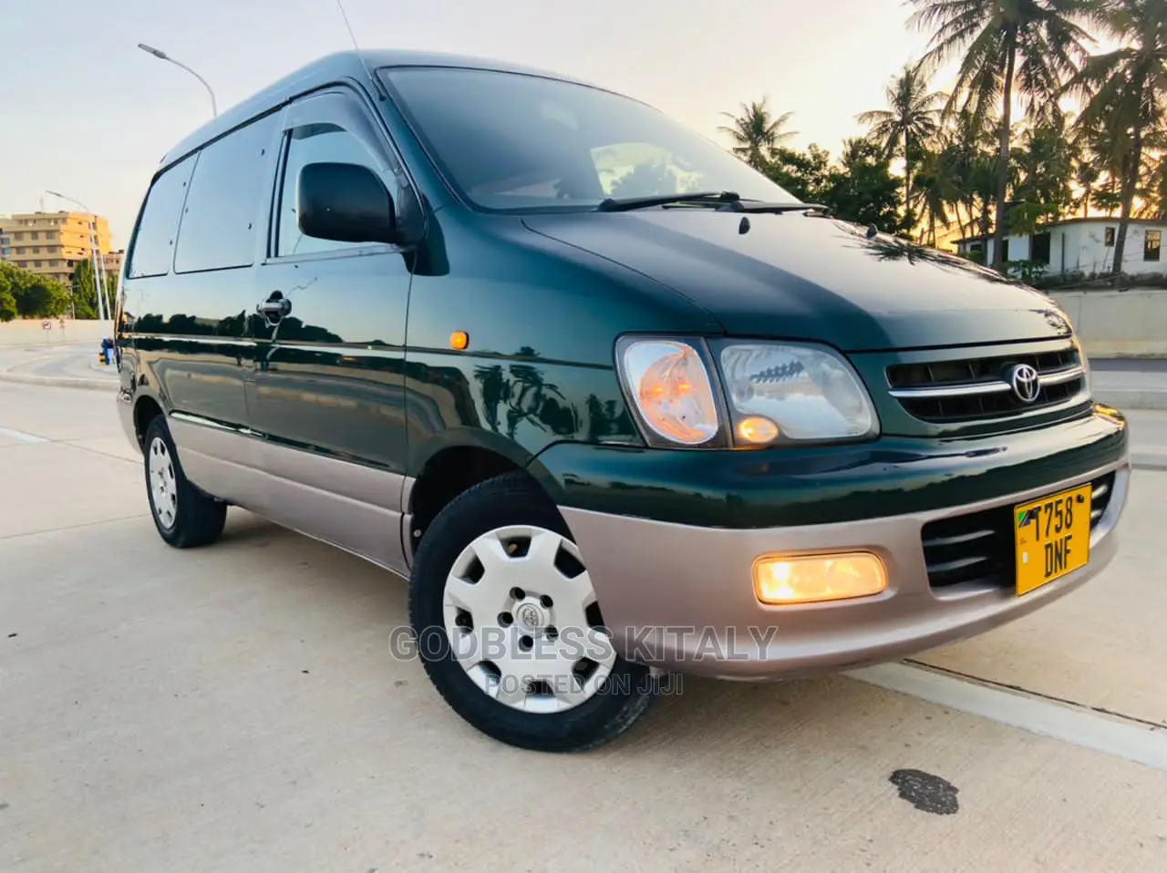 Toyota Noah 2001 Green