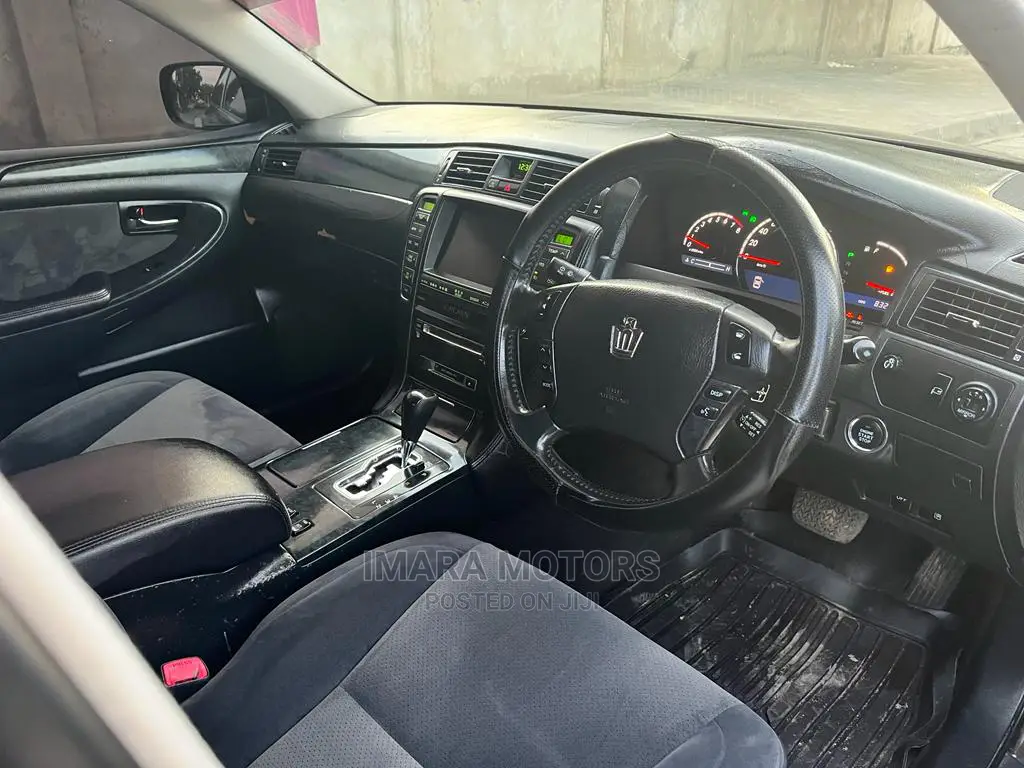 Toyota Crown 2007 Black