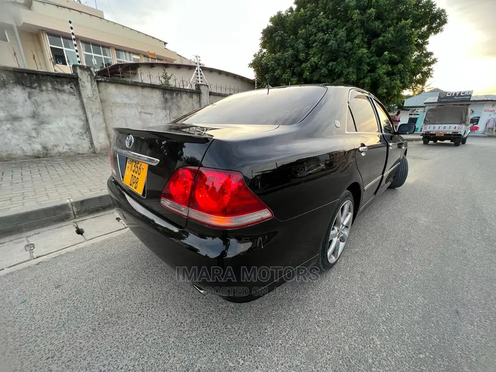 Toyota Crown 2007 Black