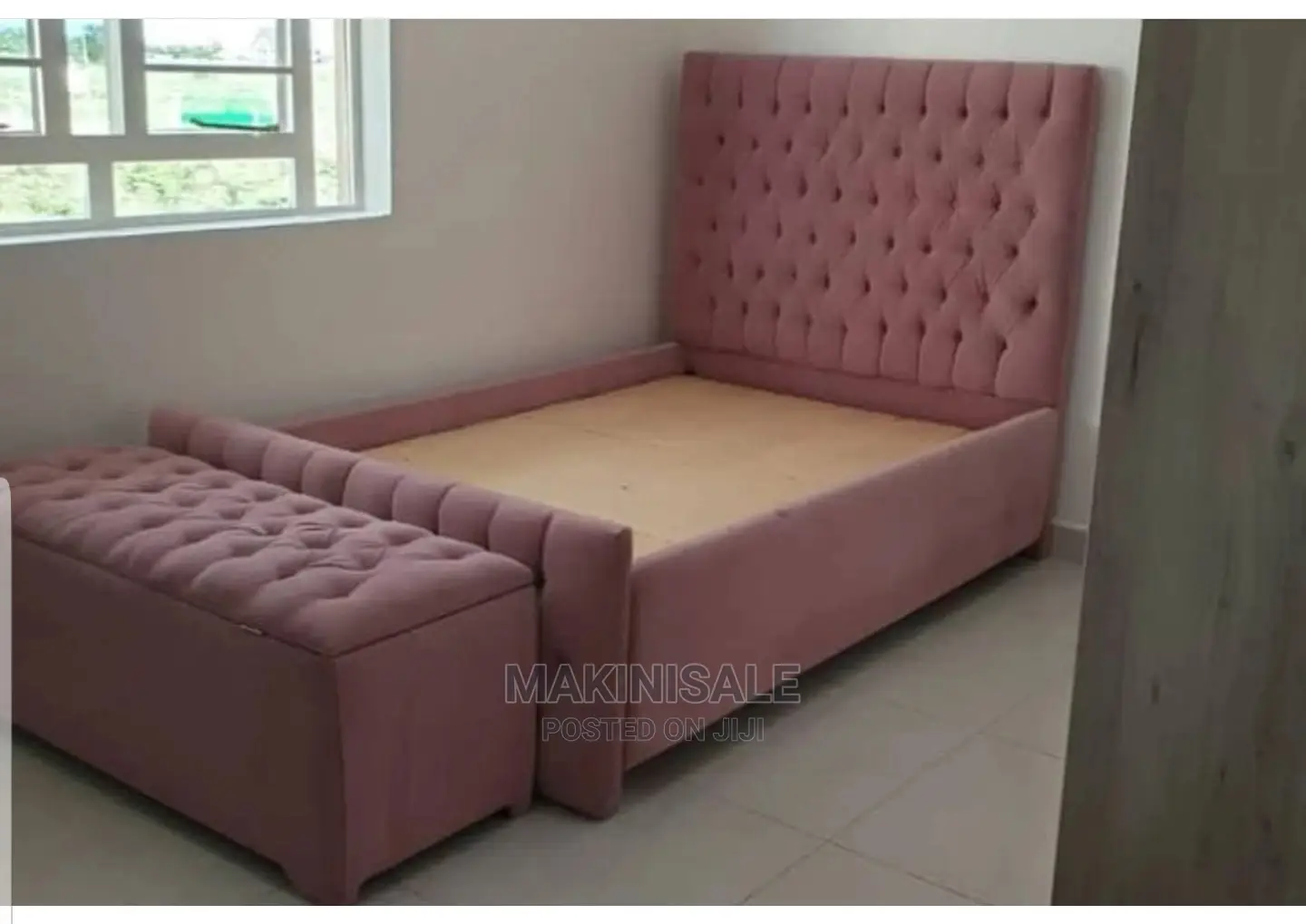 Kitanda Kizuri Sana Cha Sofa Simple Bei Yetu Ni Poa Sana