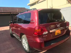 Toyota Land Cruiser 2014 Red
