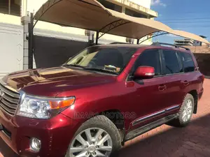 Toyota Land Cruiser 2014 Red
