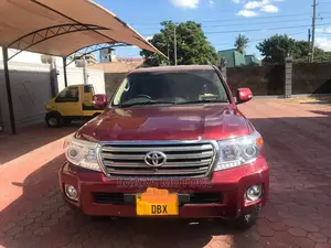 Toyota Land Cruiser 2014 Red