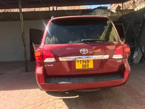 Toyota Land Cruiser 2014 Red