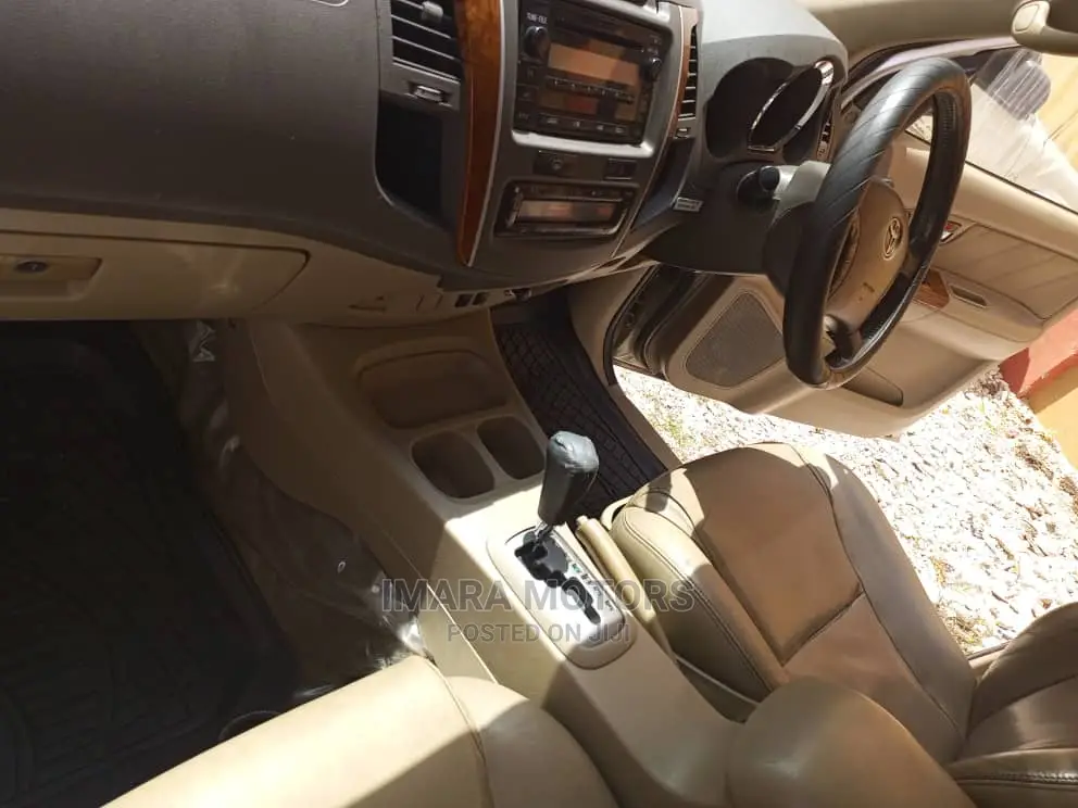 Toyota Fortuner 2004 Gray