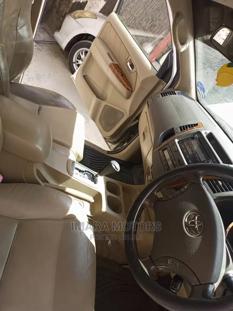 Toyota Fortuner 2004 Gray