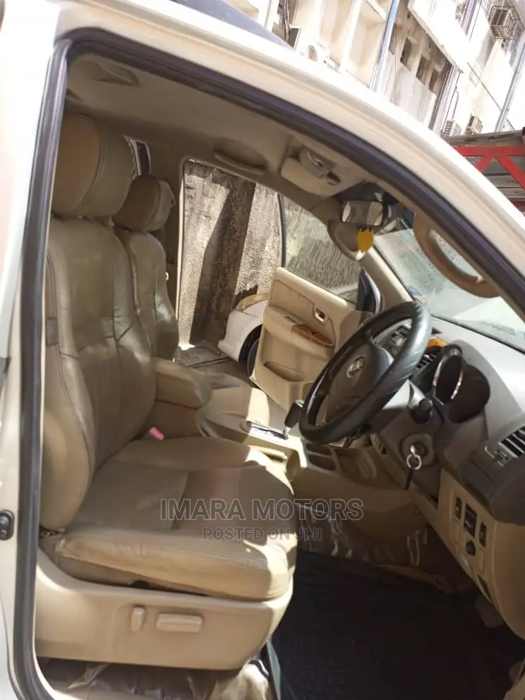 Toyota Fortuner 2004 Gray