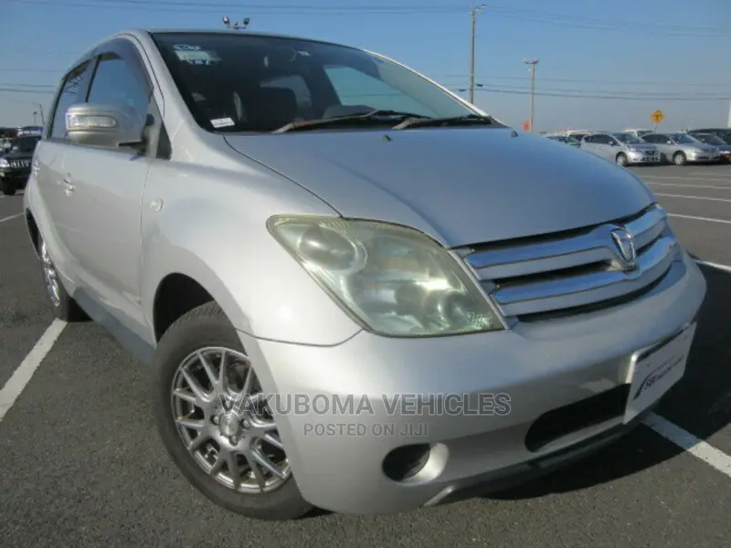 Toyota IST 2004 Silver