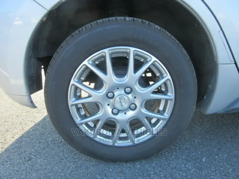 Toyota IST 2004 Silver
