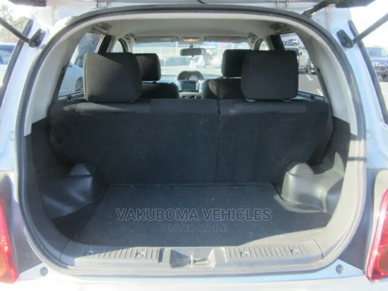 Toyota IST 2004 Silver