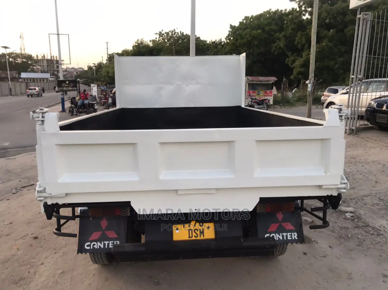 Mitsubishi Canter 2002 White