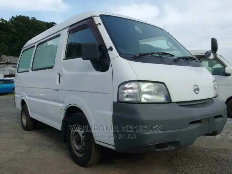 Nissan Caravan (Urvan) 2004 White