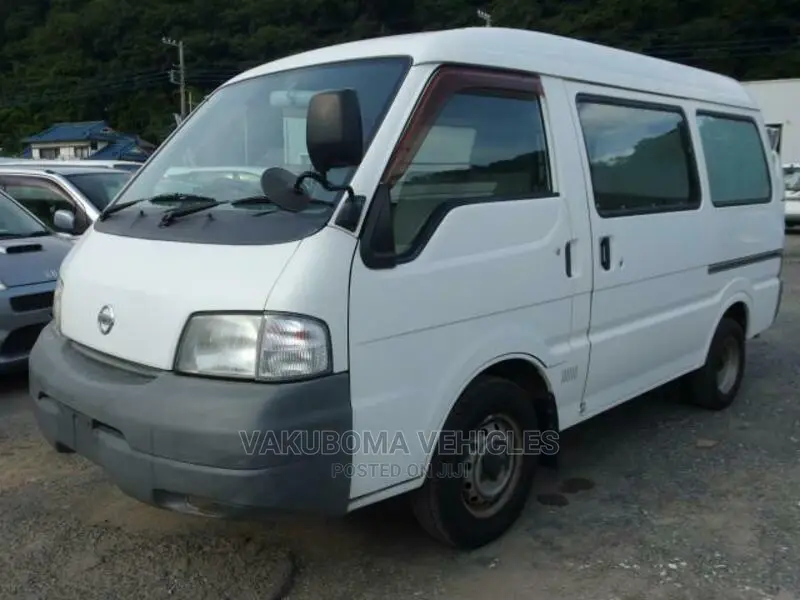 Nissan Caravan (Urvan) 2004 White
