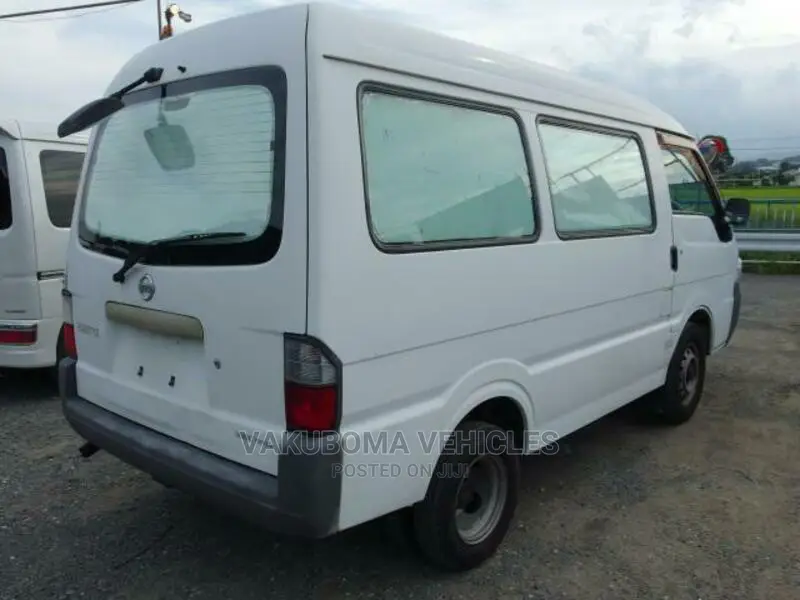 Nissan Caravan (Urvan) 2004 White