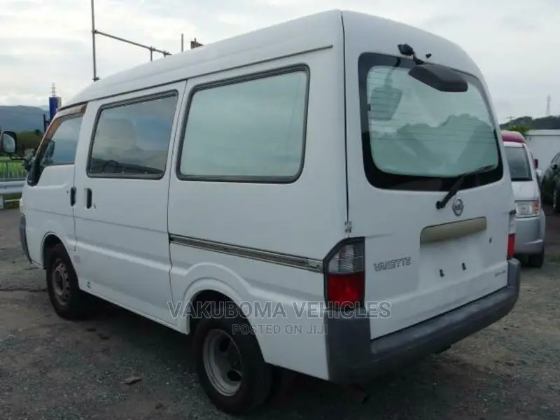 Nissan Caravan (Urvan) 2004 White