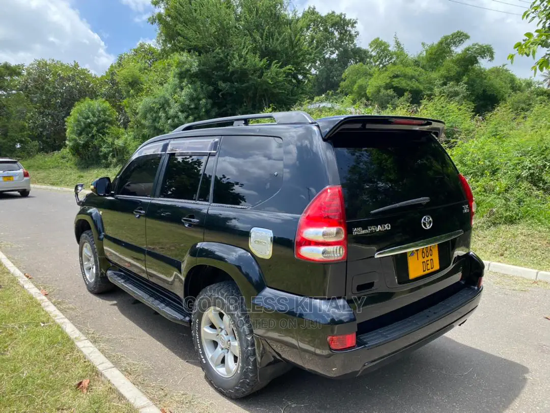 Toyota Land Cruiser 2005 Black