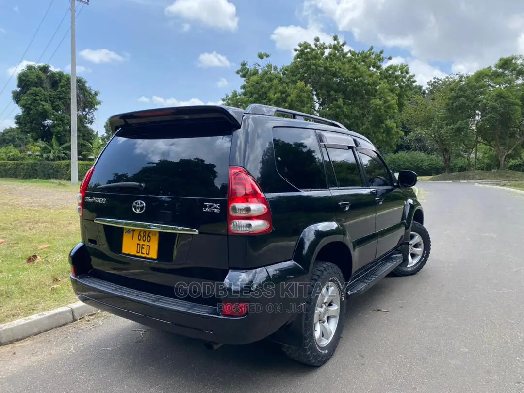 Toyota Land Cruiser 2005 Black