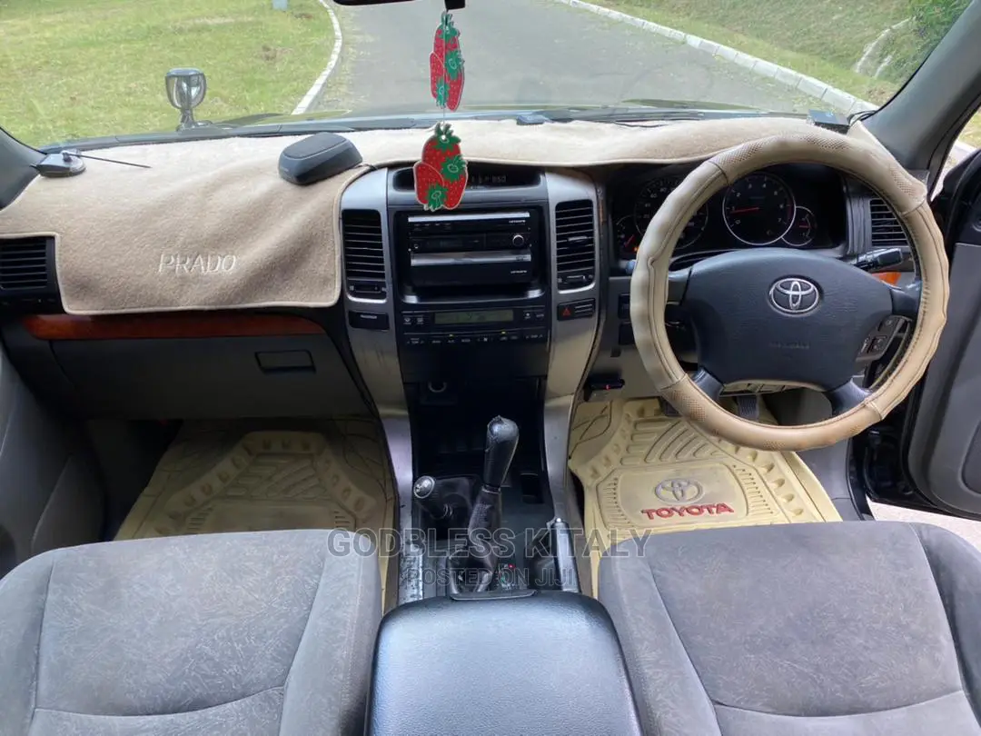 Toyota Land Cruiser 2005 Black